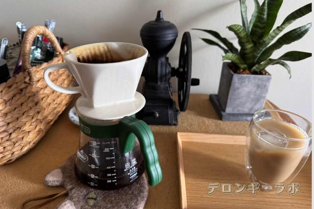 ハンドドリップでコーヒーを淹れた様子