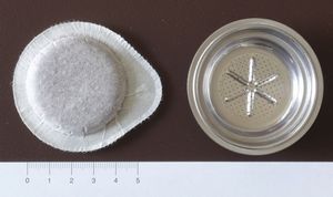 easy serving espresso (E.S.E.)E.S.Eポッドとポルタフィルタ