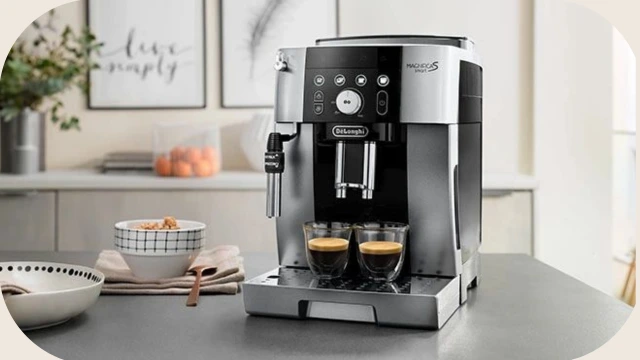 マグニフィカ S スマート(手動ミルク)ECAM25023SBの正面画像