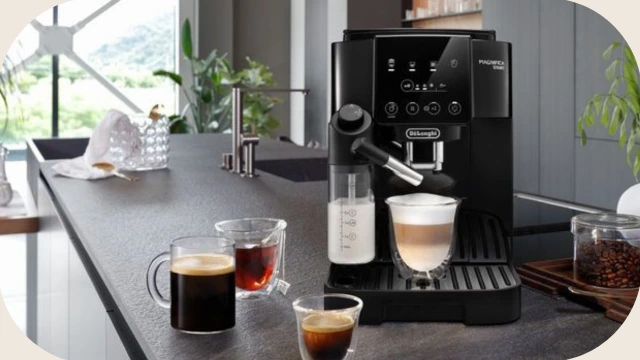 マグニフィカ スタート(自動ミルク)ECAM22062B/Wの正面画像