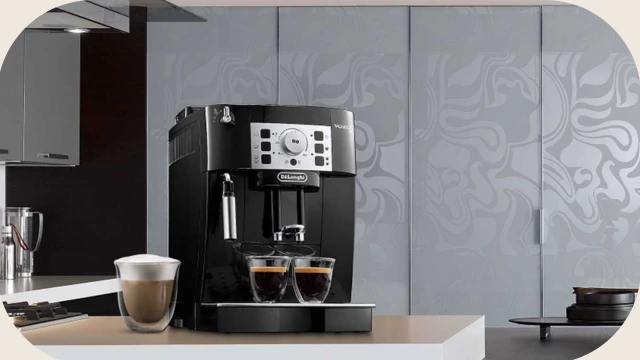 デロンギ マグニフィカS(ECAM22112B/W)の正面写真